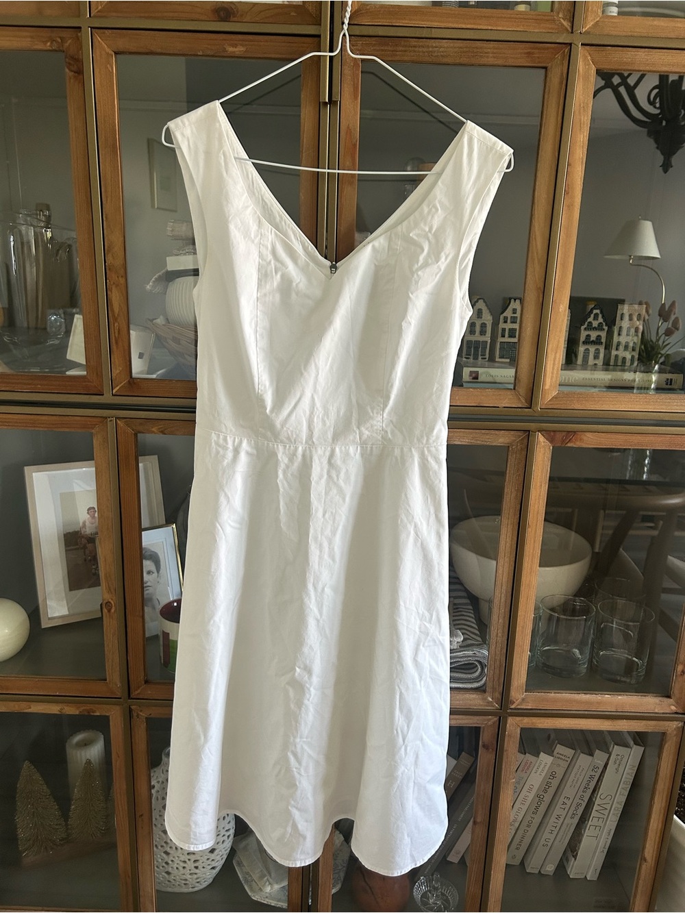 Tristan Cotton Classic White V-Neck Women's Dress - Picture 3 of 14